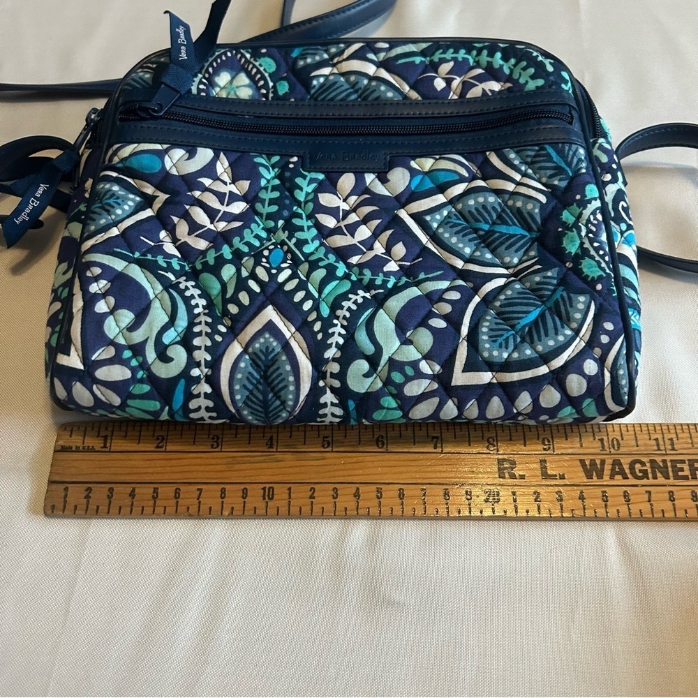 Vera Bradley Quilted/Vinyl Crossbody Bag Purse Blue Island Floral Printed - Picture 8 of 8